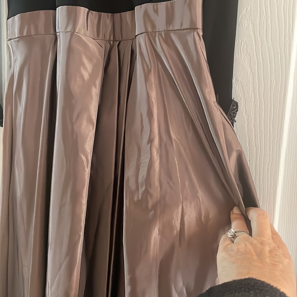 Aidan Mattox gown - Picture 6 of 9